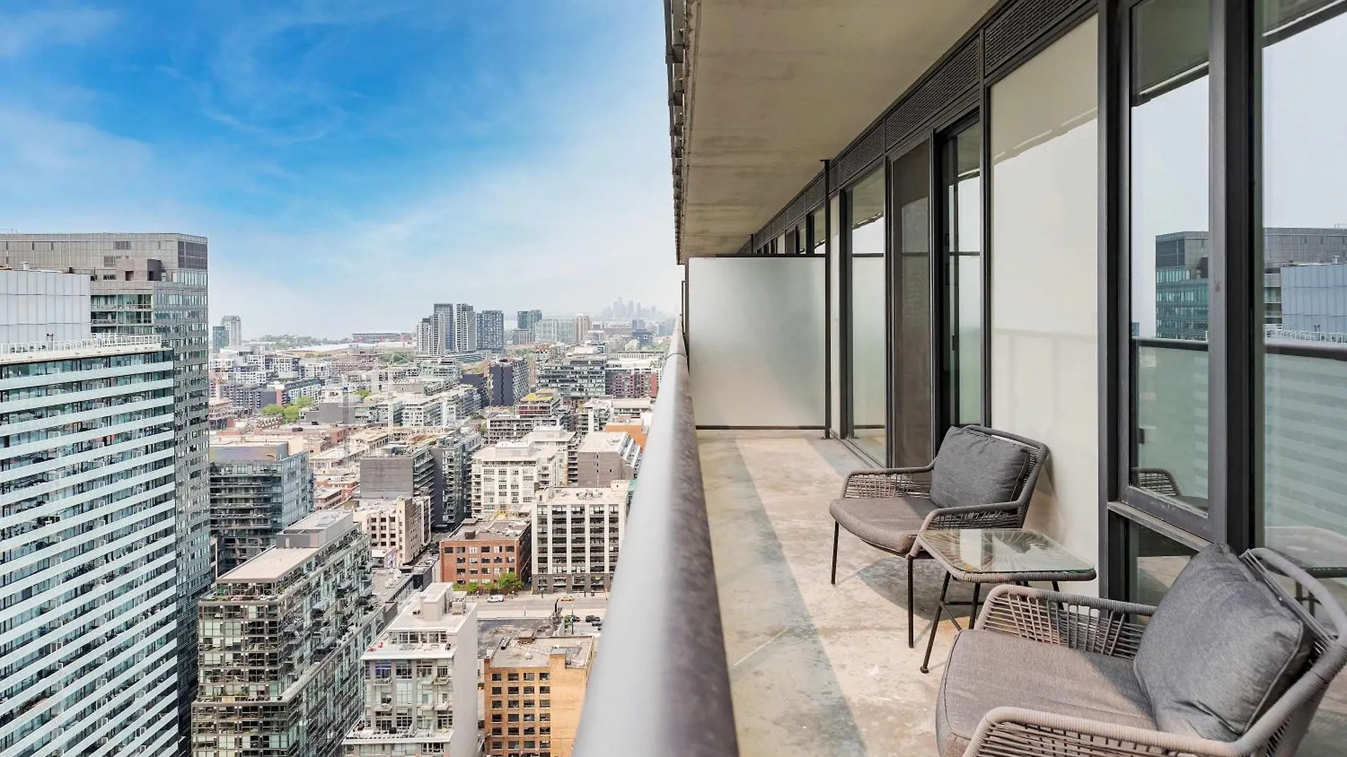 Apartment 1Br Space - Downtown Toronto Canada